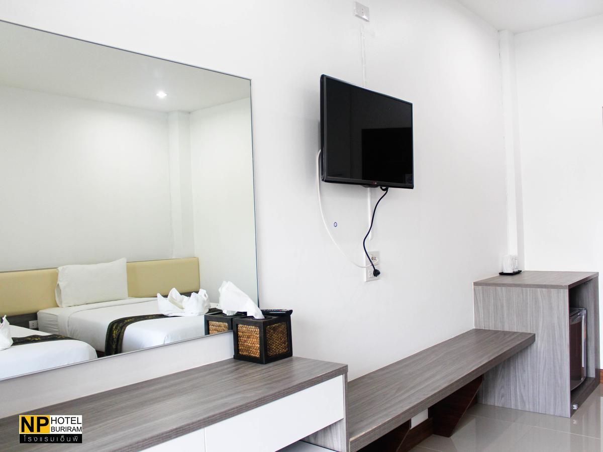 Np Hotel Бурирам Экстерьер фото